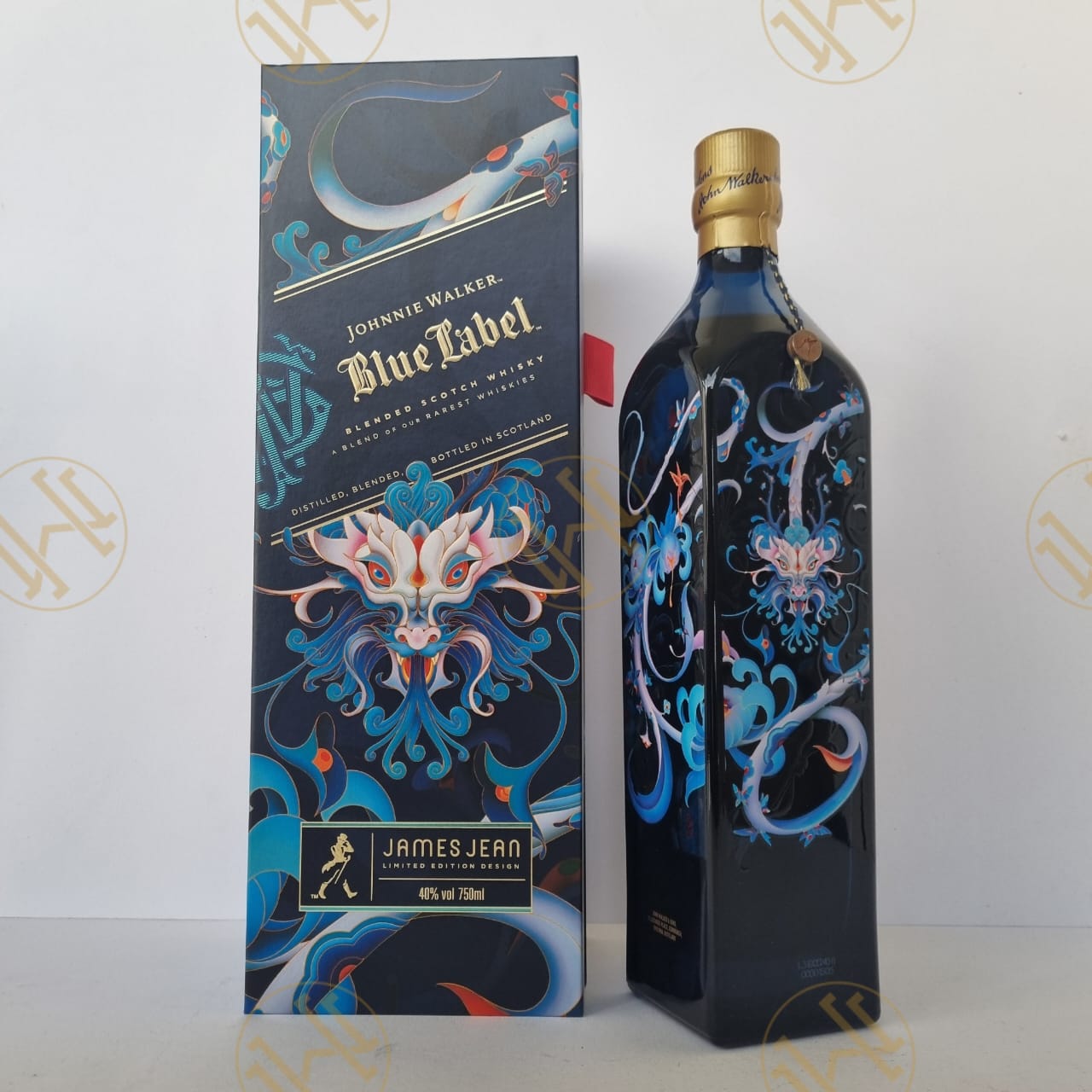 Johnnie Walker Blue Label Year Of The Wood Dragon by James Jean 75CL